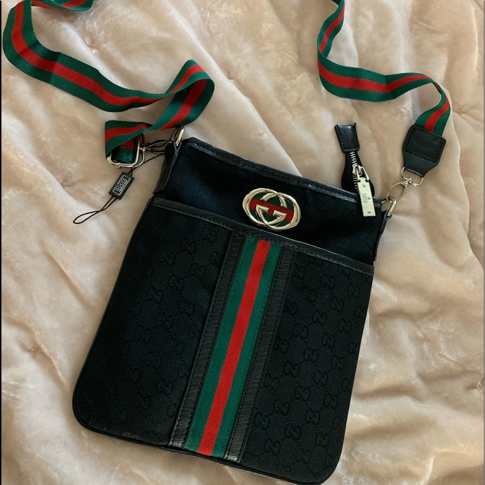 Unisex Gucci crossbody messenger bag